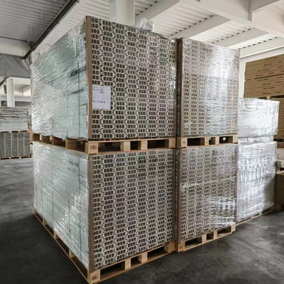 25000 KG Linha de extrusão automática de placas de cozinha WPC2 para necessidades de produção de portas largas