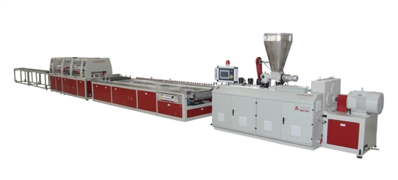 25000 KG Linha de extrusão automática de placas de cozinha WPC2 para necessidades de produção de portas largas