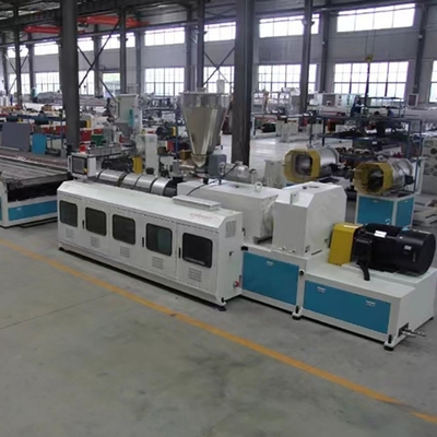 Fabricação de máquinas automáticas de fabricação de folhas ocas de PVC, de tipo parafuso duplo