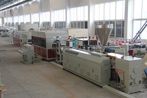 Linha de extrusão de folhas de mármore falso de PVC2 com potência de 160 kW e relação L/D de parafuso Outros