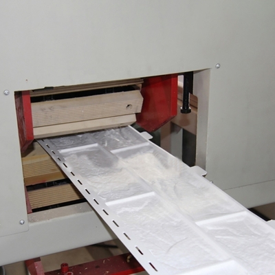 Máquina de extrusão de produção de revestimento de PVC com material de parafuso 38CrMoALA e competitivo
