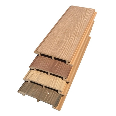 18000x1500x2500 Linha de extrusão de WPC baseada em PVC108 com outra relação L/D de parafuso