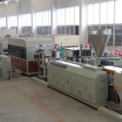 Máquina de extrusão de plástico de parafusos duplos para linha de produção de PVC
