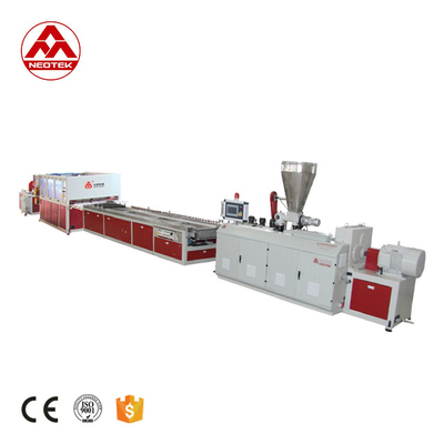 Linha de extrusão de revestimento de pedra de PVC com dois parafusos de rotação conjunta 18000x6000x2500 para reconhecimento