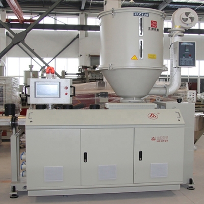 Máquina de extrusão de plástico de dois parafusos cônicos de 60 kW de potência para fabricação de tubos de PVC