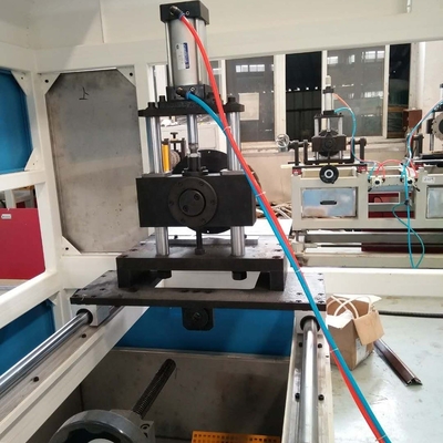 Relação L/D de parafuso Outro 23500 KG Painel de tecto de PVC Linha de extrusão de placas de plástico