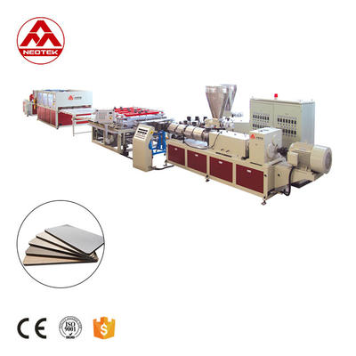 Fabricação de uma linha de extrusão de painéis de PVC com e 38CrMoALA material de parafuso