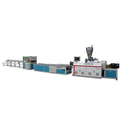Relação L/D de parafuso 156 1 Linha de extrusão para máquina de extrusão WPC de alta produtividade 118kw