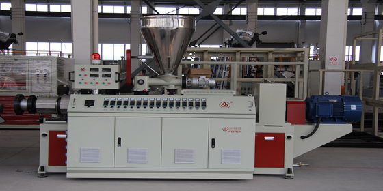 250kW Power WPC Kitchen Board Extrusion Line para Fabricação Plant Wide Door Design