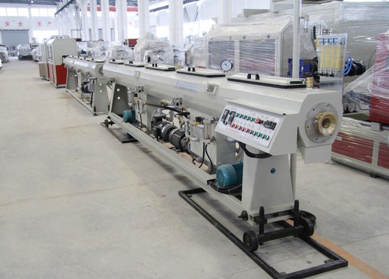 70kW Potência Design de parafuso único LG63 Linha de extrusão de tubos PE de abastecimento de água e gás