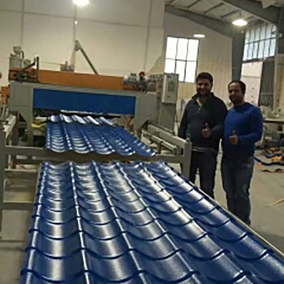 Máquina de extrusão de revestimento de telhados de PVC com um